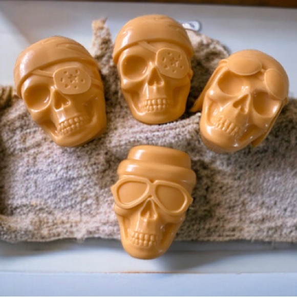 Halloween Skulls Goats Milk Soap - Pumpkin Spice Vanilla - Picture 2 of 5